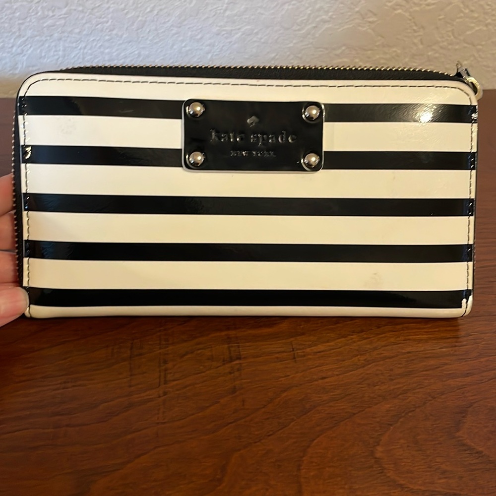 Kate Spade zip around wallet